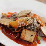 Stekta grönsaker med tofu och nudlar